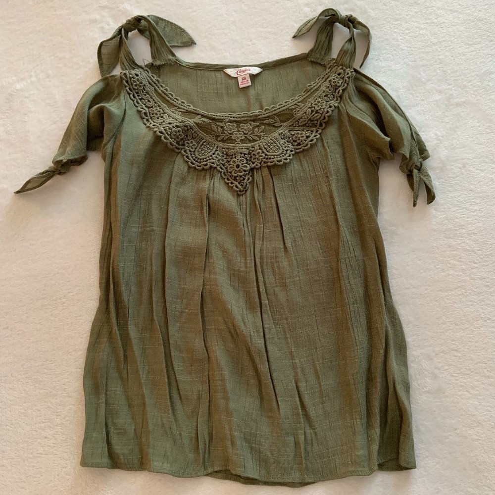 Green Off-The -Shoulder Crochet Top
